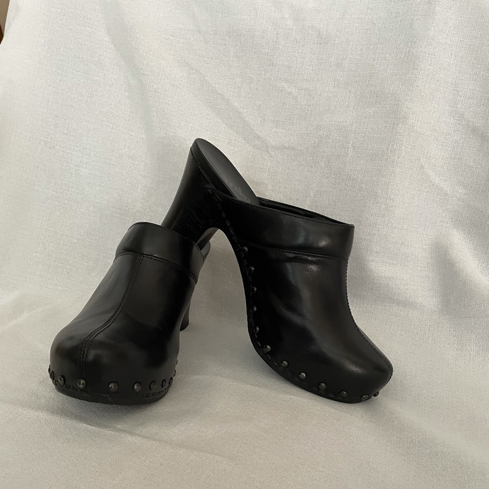 Dansko Black Leather Heeled Mules